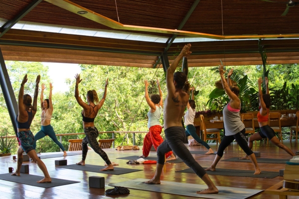 Yoga students enjoying a yoga retreat at La Loma Jungle Lodge